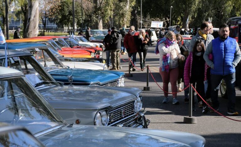 Solidaridad Sobre Ruedas: Exitosa Exposición De Autos Y Motos En El ...