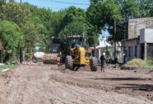 El regado asfáltico en los barrios apenas soporta un par de tormentas antes de mostrar su verdadera calidad.