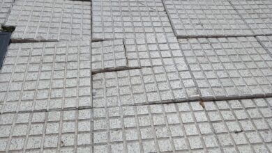 Calidad vencida: Las famosas baldosas flojas, un clásico de las obras que nacen con fecha de vencimiento pero se pagan a precios colosales