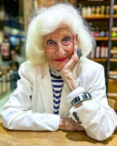 Araceli Wittmer: Mucho más que una cara bonita. El legado de la mujer que educó y desfiló con la misma pasión. (Foto: Leo Cuevas)