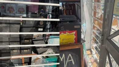 Impunidad total: El vidrio fue estallado a la 1:30 AM, pero los delincuentes volvieron a las 4:00 AM para terminar el robo. Tuvieron tres horas de zona liberada. (Foto: canal Nicoleño)