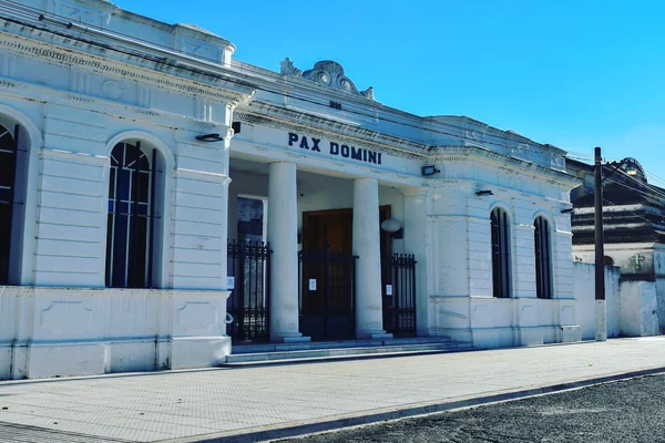 La muerte cotiza barato en San Nicolás: vecinos denuncian maniobras y falta de transparencia en la privatización del cementerio.