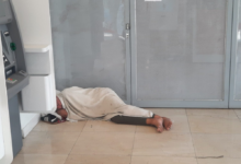 El contraste del abandono: Mientras el oficialismo local celebra el éxito de su "estética urbana", las instituciones públicas se transforman en el único y precario dormitorio de quienes no tienen nada.