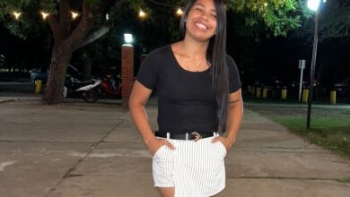 Autodidacta, laburante y resiliente: Emily Flores, una artista que aprendió todo a fuerza de voluntad