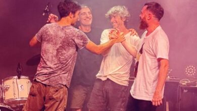 Fusión de sonidos: La banda combina sintetizadores y ritmos electrónicos en una propuesta que busca expandir los límites del género.