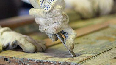 Aula y taller: el centro combina la teoría con la práctica intensiva en oficios como carpintería y soldadura.