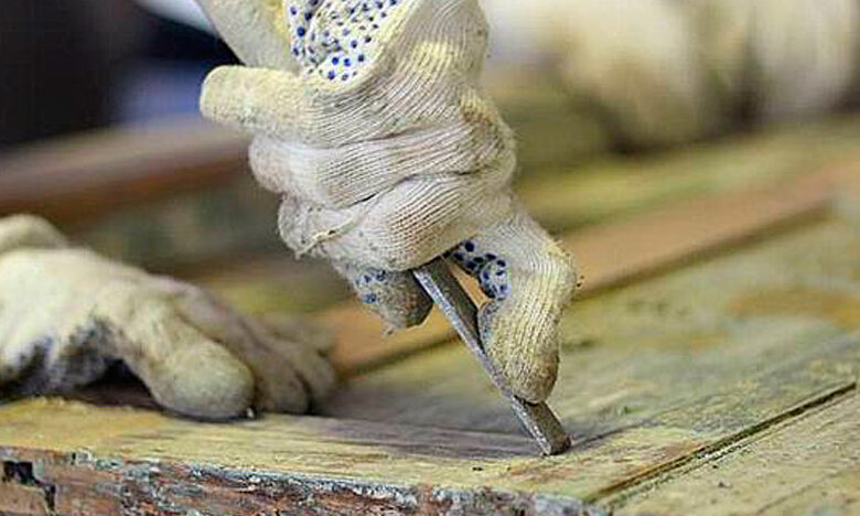 Aula y taller: el centro combina la teoría con la práctica intensiva en oficios como carpintería y soldadura.