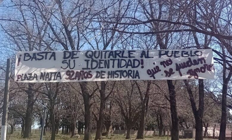 Silencio cómplice: La vecina denuncia que pocos nicoleños se solidarizaron con el pueblo mientras la policía custodiaba el desmantelamiento