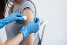 Operativo institucional: El área de vacunación del San Felipe se prepara para recibir a los grupos prioritarios desde las 6:00.