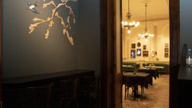 Bohemia nicoleña: El Bar del Teatro se prepara para recibir a Ayelén Bastida y Nadia Yung en una velada que promete intimidad y buena música.