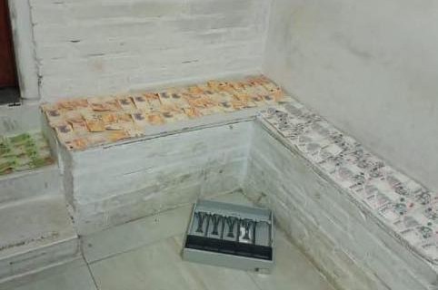 Así quedó la caja registradora del comercio, luego del robo. Al malviviente lo atraparon minutos más tarde.