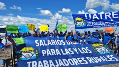 Detrás del vallado: Trabajadores de UATRE exigen una recomposición de $70.000 frente al bloqueo de seguridad.