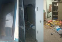 Escena del desastre: Así quedaron las instalaciones tras el paso de los delincuentes; el mobiliario roto refleja la saña del ataque.