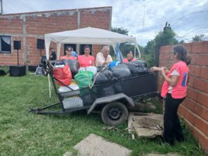 Logística solidaria: Un trailer repleto de donaciones recolectadas por los vecinos de San Nicolás partió hacia las zonas afectadas en Santiago del Estero.