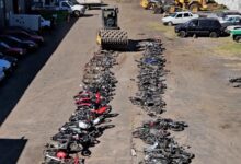 “Devolvé las (motos) robadas a los dueños, no las aplastes. Si no por segunda vez somos damnificados”, le pidió una vecina al intendente.