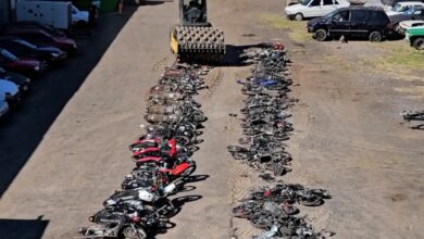“Devolvé las (motos) robadas a los dueños, no las aplastes. Si no por segunda vez somos damnificados”, le pidió una vecina al intendente.
