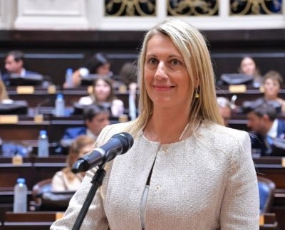 Paula Bustos.