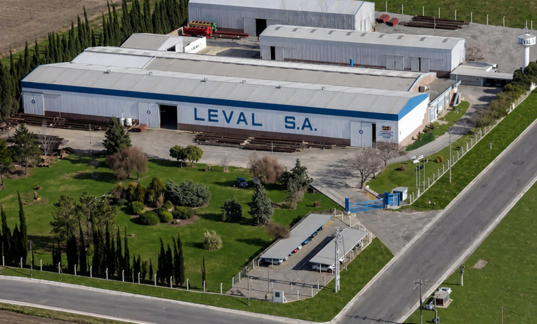 Reinvención laboral: Ante el cese de la metalúrgica, los trabajadores apuestan por la autonomía para sostener sus hogares.