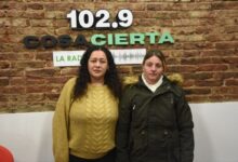 De izquierda a derecha, Allison Ayala y Jacqueline Maidana tras pedir que la fiscal Baños “investigue a fondo”