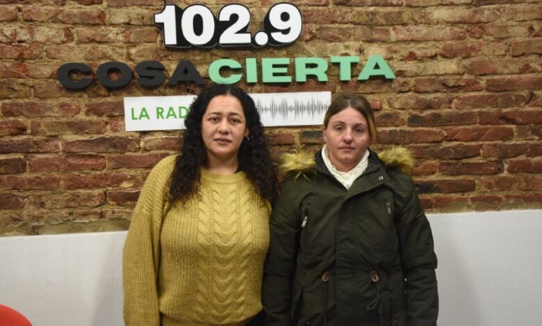 De izquierda a derecha, Allison Ayala y Jacqueline Maidana tras pedir que la fiscal Baños “investigue a fondo”