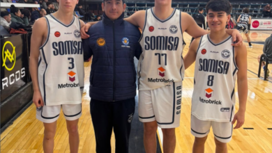 Jaime Díaz, Bruno Páez y Blas Pagliero, bajo la dirección técnica de Exequiel “El Turro” Magallanes, lograron el pasaje a la fase Nacional del 3x3. Foto: Somisa básquet.