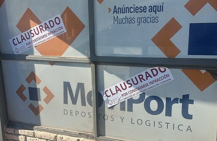 La medida fue acompañada por un desproporcionado despliegue policial para un procedimiento administrativo.