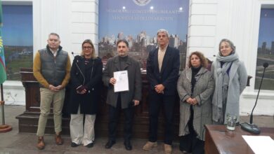 Javier Mendez junto a los presidentes de los bloques y el presidente del Concejo
