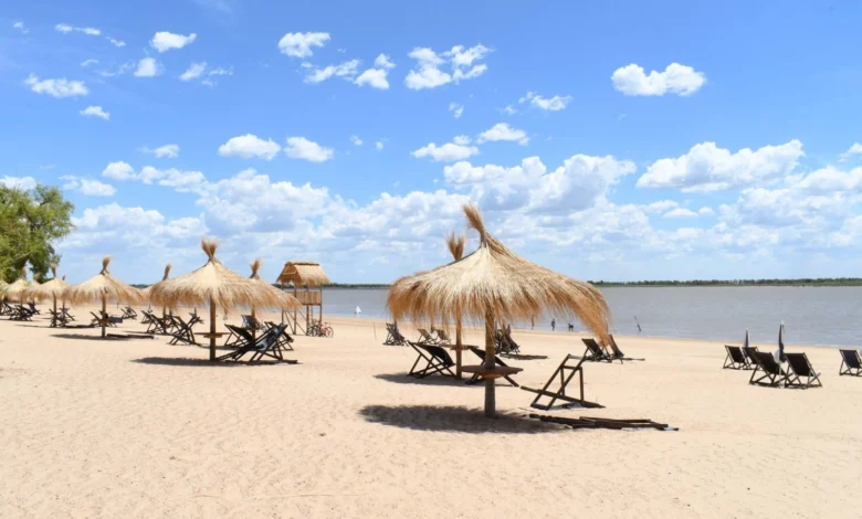 Promesas sobre la arena: el passaglismo pretende reanudar el debate por las playas con el año electoral en la mira.