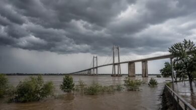 La Prefectura Naval Argentina realiza el monitoreo diario del Río Paraná ante las alertas de crecidas históricas en las cuencas superiores. Foto: Política ambiental.